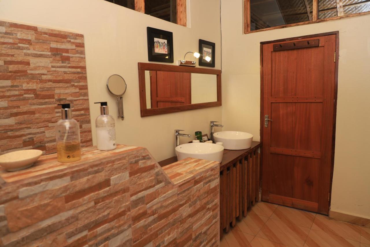 Nkuringo Bwindi Gorilla Lodge Exteriör bild